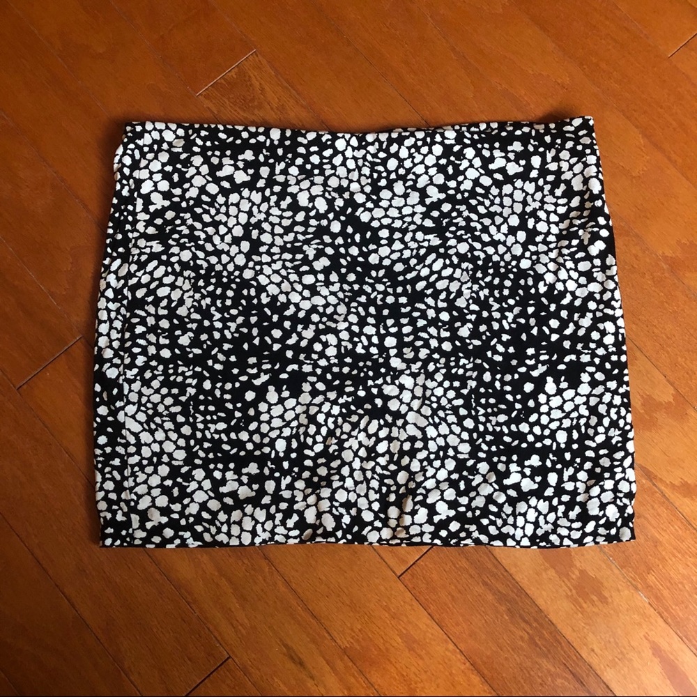 Cute Black and White Spotted Mini Skirt